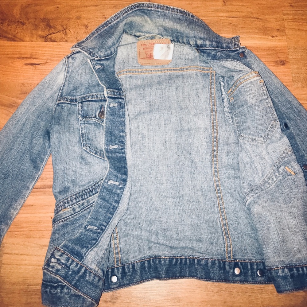 Levi Women’s Jeans Jacket Small Junior